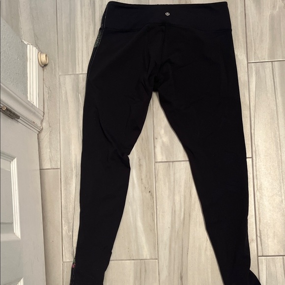Lululemon Athletica Black w/flowers Leggings - Picture 6 of 6